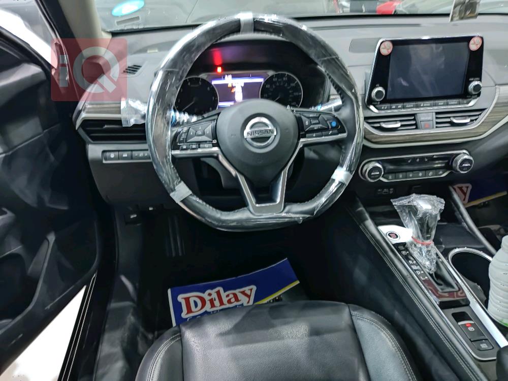 نیسان ئەلتیما